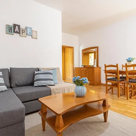 Blue Sea In Marina Apartment *